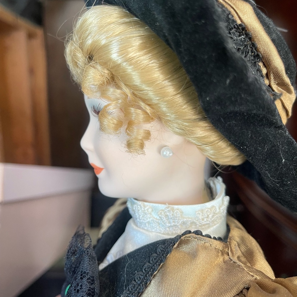 Franklin Mint Porcelain Doll in Gold and Black Victorian Dress - Picture 5 of 5